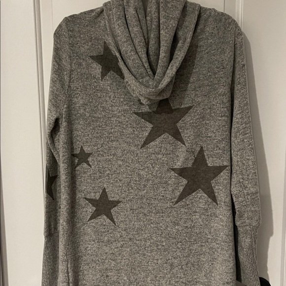 Sweet Romeo Gray Star Pattern Cape - Picture 6 of 7